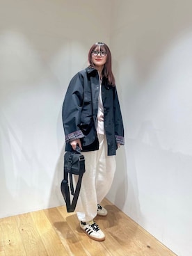 「アイテム（ナイロンジャケット）」を使った、薫子さん（レディース・157cm）の冬コーディネート
