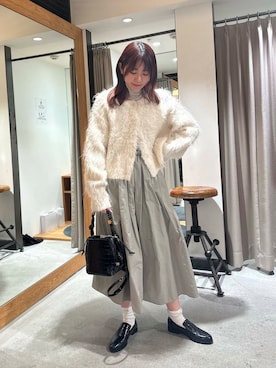 「冬の差し色コーデ」｜「アイテム（ローファー）」を使った、薫子さん（レディース・157cm）の冬コーディネート