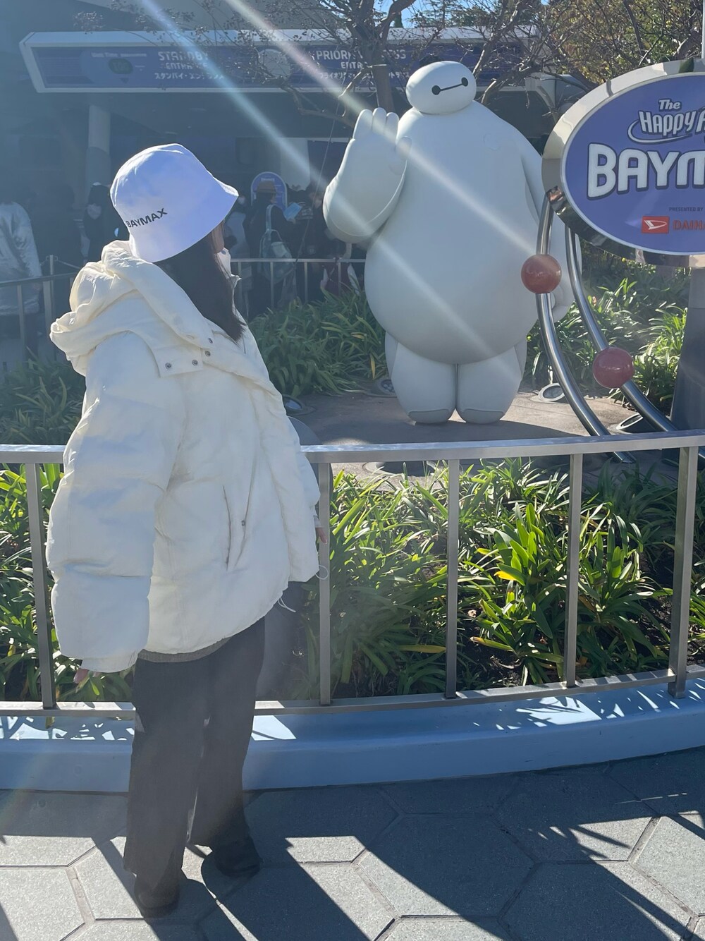 「callautiaのスリットストレートジーンズ（デニムパンツ、ブラック系）」を使った、sanaさん（レディース・153cm）の冬コーディネートの1枚目の写真