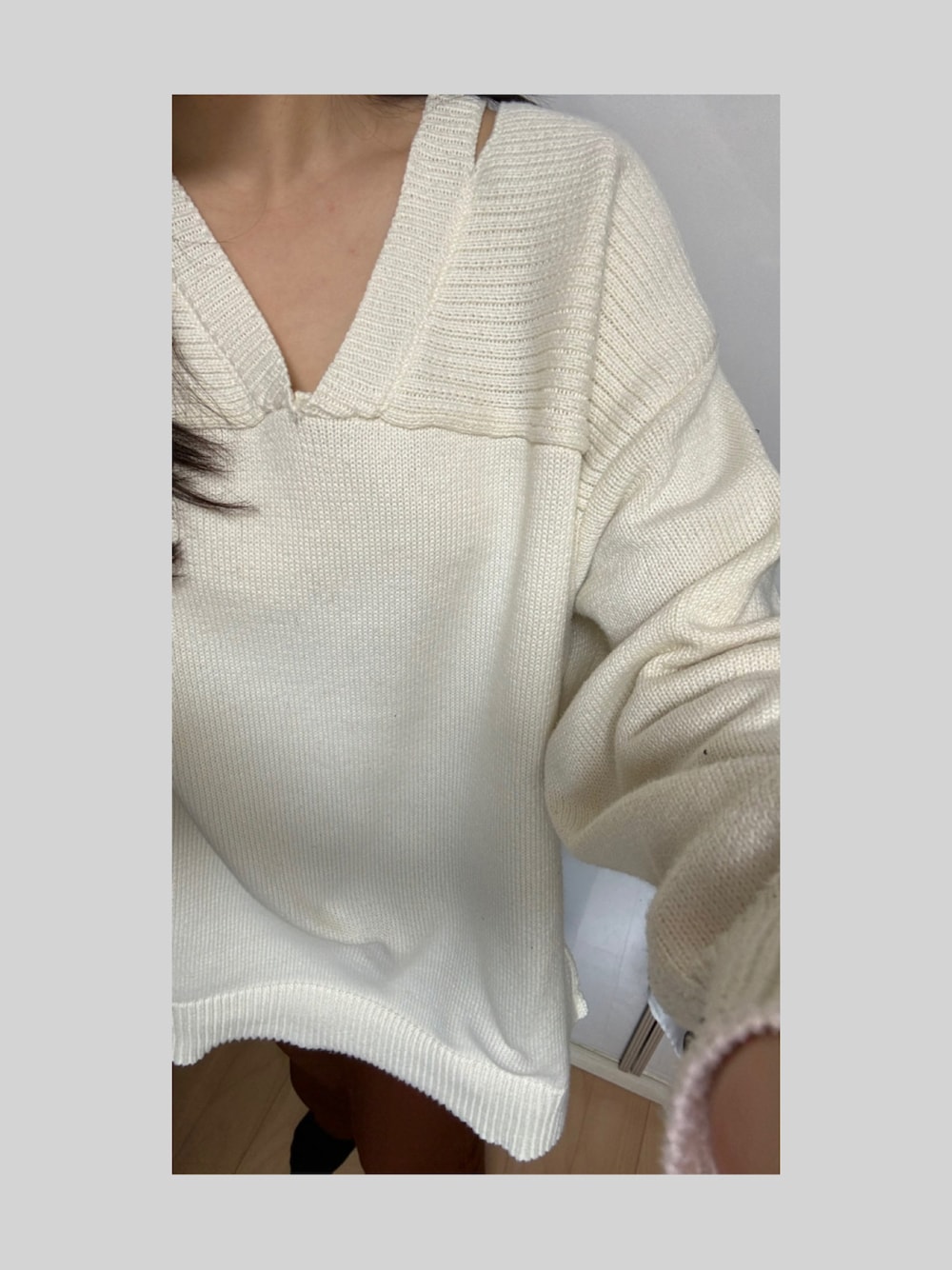 「ニコアンド、スリット、ニットコーデ」｜「niko and...のアイテム（ニット/セーター、ホワイト系）」を使った、sanaさん（レディース・153cm）の春コーディネートの1枚目の写真