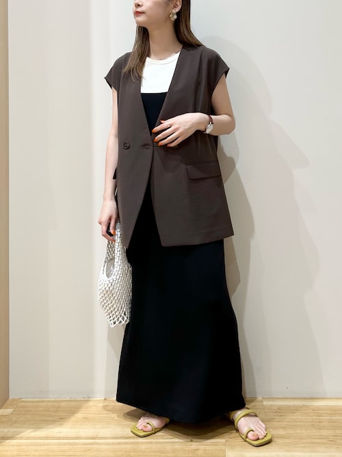 URBAN RESEARCH（アーバンリサーチ）の「ノーカラーツイルジレ
