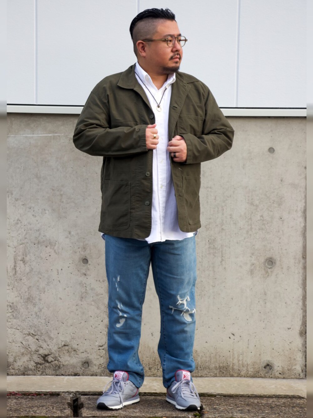 「UNIQLOのアイテム（デニムパンツ、ブルー系）」を使った、まう ねんさん（メンズ・158cm）の秋コーディネートの1枚目の写真