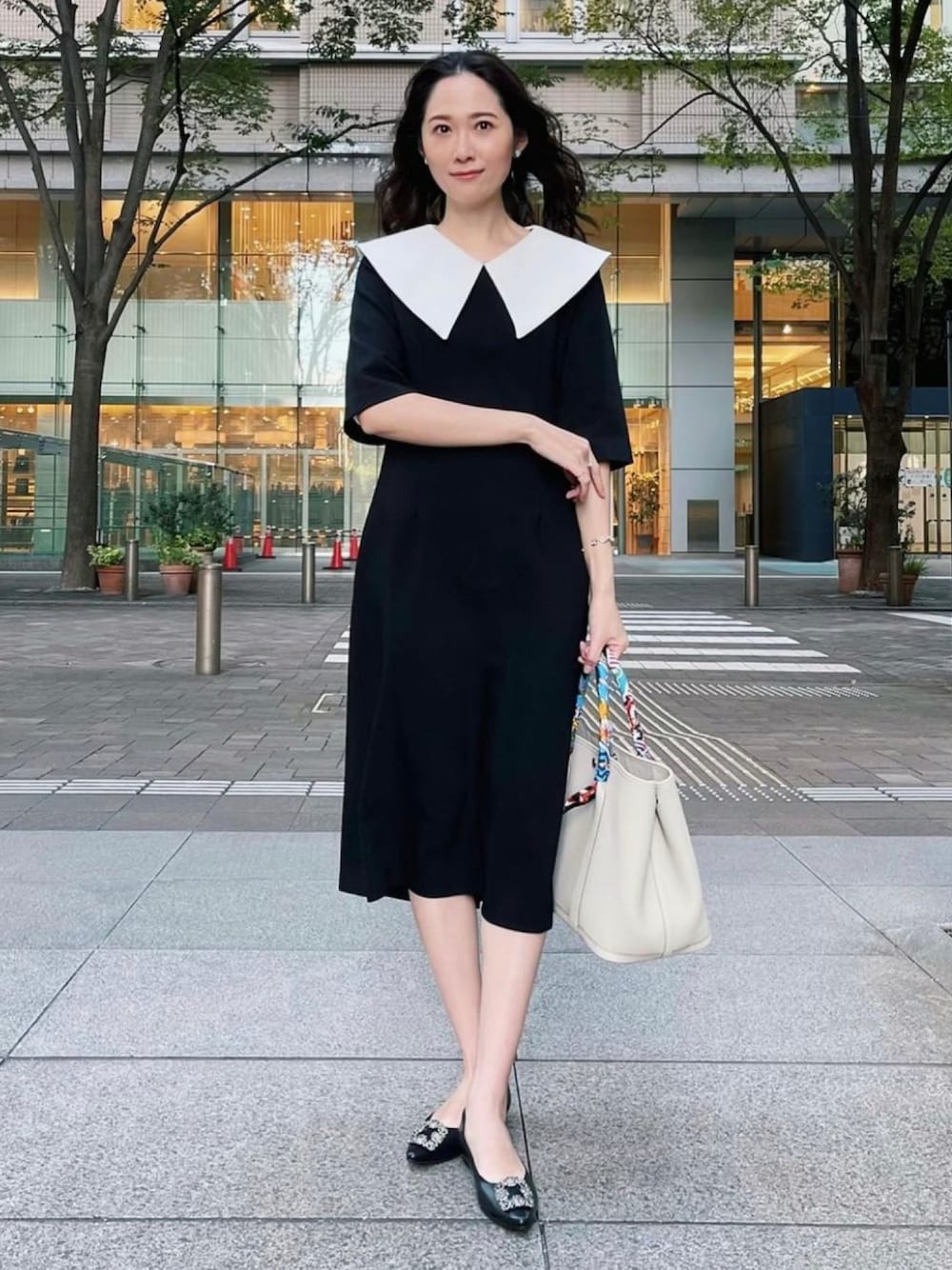 Manolo Blahnikのバレエシューズを使った人気ファッション