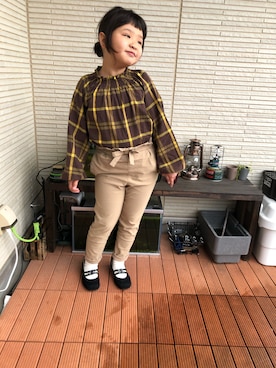 「BREEZE（ブリーズ）のアイテム（チノパンツ）」を使った、irohanaccoさん（キッズ・120cm）の春コーディネート