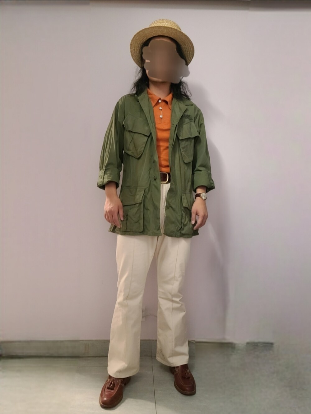 「帽子、ポロシャツ、ミリタリージャケット、ブーツカットパンツ、ローファー、古着、古着MIX、古着コーデ、vintage」｜「EMMA CLOTHESのTRストレッチスーツ地 1タック センタープレス スリム フレアパンツ EMMA CLOTHES（スラックス、ベージュ系）」を使った、setaroさん（メンズ・172cm）の秋コーディネートの1枚目の写真