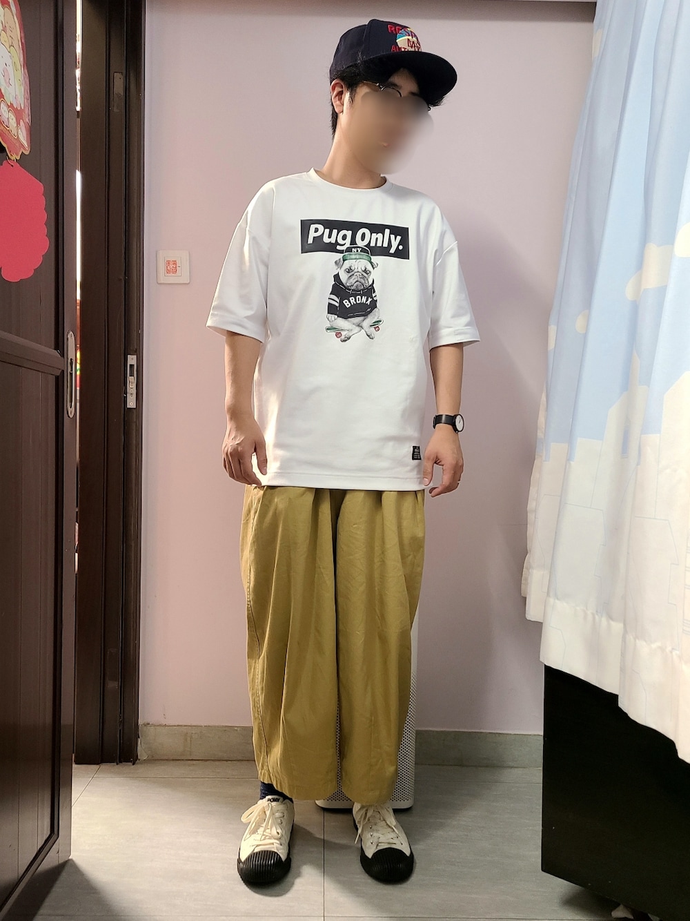 「キャップ、Tシャツ、ワイルドパンツ、スニーカー、South Park、NEW ERA、pug、SPAO、pony、ISSEY MIYAKE、170cm、170cmコーデ、30代、オーバーサイズ」｜「SPAOのアイテム（Tシャツ/カットソー、ホワイト系）」を使った、setaroさん（メンズ・172cm）の夏コーディネートの1枚目の写真
