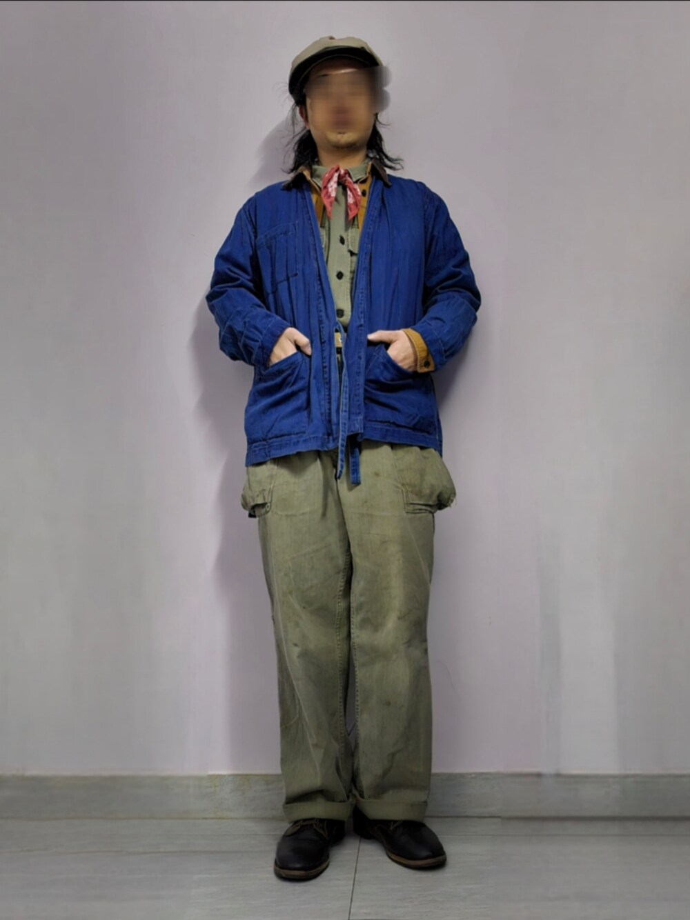 「ベレー帽、羽織り、シャツ、ミリタリーパンツ、boots、USARMY、RED WING、メンズファッション、vintage、古着MIX」｜「VINTAGEのWW2 US army M43 M-43 Hbt pants（チノパンツ、グリーン系）」を使った、setaroさん（メンズ・172cm）の冬コーディネートの1枚目の写真