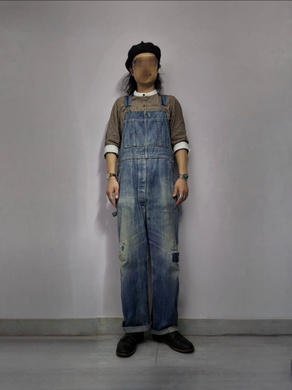 「ベレー帽、シャツ、オーバーオール、ブーツ、メンズファッション、vintage、古着MIX、RED WING、今日のコーデ、大人カジュアル」｜「VINTAGEの40s denim overalls（サロペット/オーバーオール、ブルー系）」を使った、setaroさん（メンズ・172cm）の春コーディネートの1枚目の写真
