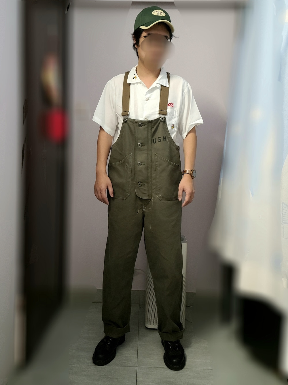 「キャップ、シャツスタイル、オーバーオール、military、ブーツ、Dr.Martens、30代、軍パン、170cm」｜「Dr. Martensのchurch boot（ブーツ、ブラック系）」を使った、setaroさん（メンズ・172cm）の夏コーディネートの1枚目の写真