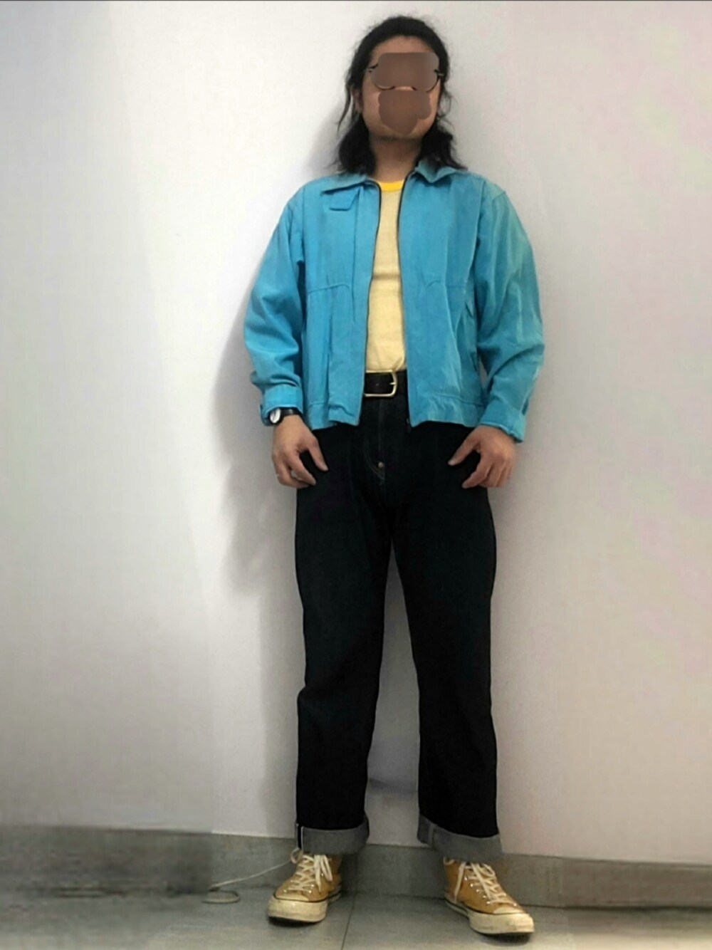 「大人コーデ、休日コーデ、スニーカー、デニムパンツ、ジャケット、Tシャツ、RUSSELL ATHLETIC、McGREGOR、Levi's、LEVI'S VINTAGE CLOTHING、converse、古着、古着MIX、vintage」｜「CONVERSEの1970 chuck taylor hi（スニーカー、イエロー系）」を使った、setaroさん（メンズ・172cm）の冬コーディネートの1枚目の写真