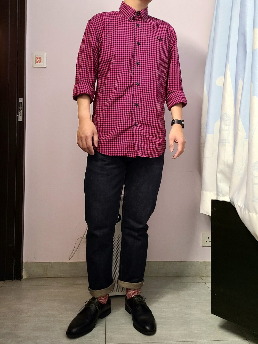 「30代、170cmコーデ、unbranded brand、denim、FRED PERRY、ISSEY MIYAKE、デニム、jeans、ジーンズ」｜「フランス軍のアイテム（ドレスシューズ、ブラック系）」を使った、setaroさん（メンズ・172cm）の春コーディネートの1枚目の写真
