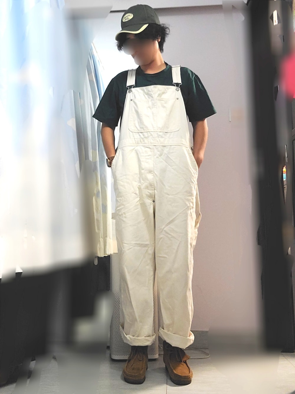 「キャップ、Tシャツ、GU、オーバーオール、ブーツ、clarks、170cm、30代、休日スタイル」｜「GUのアイテム（サロペット/オーバーオール、ホワイト系）」を使った、setaroさん（メンズ・172cm）の夏コーディネートの1枚目の写真