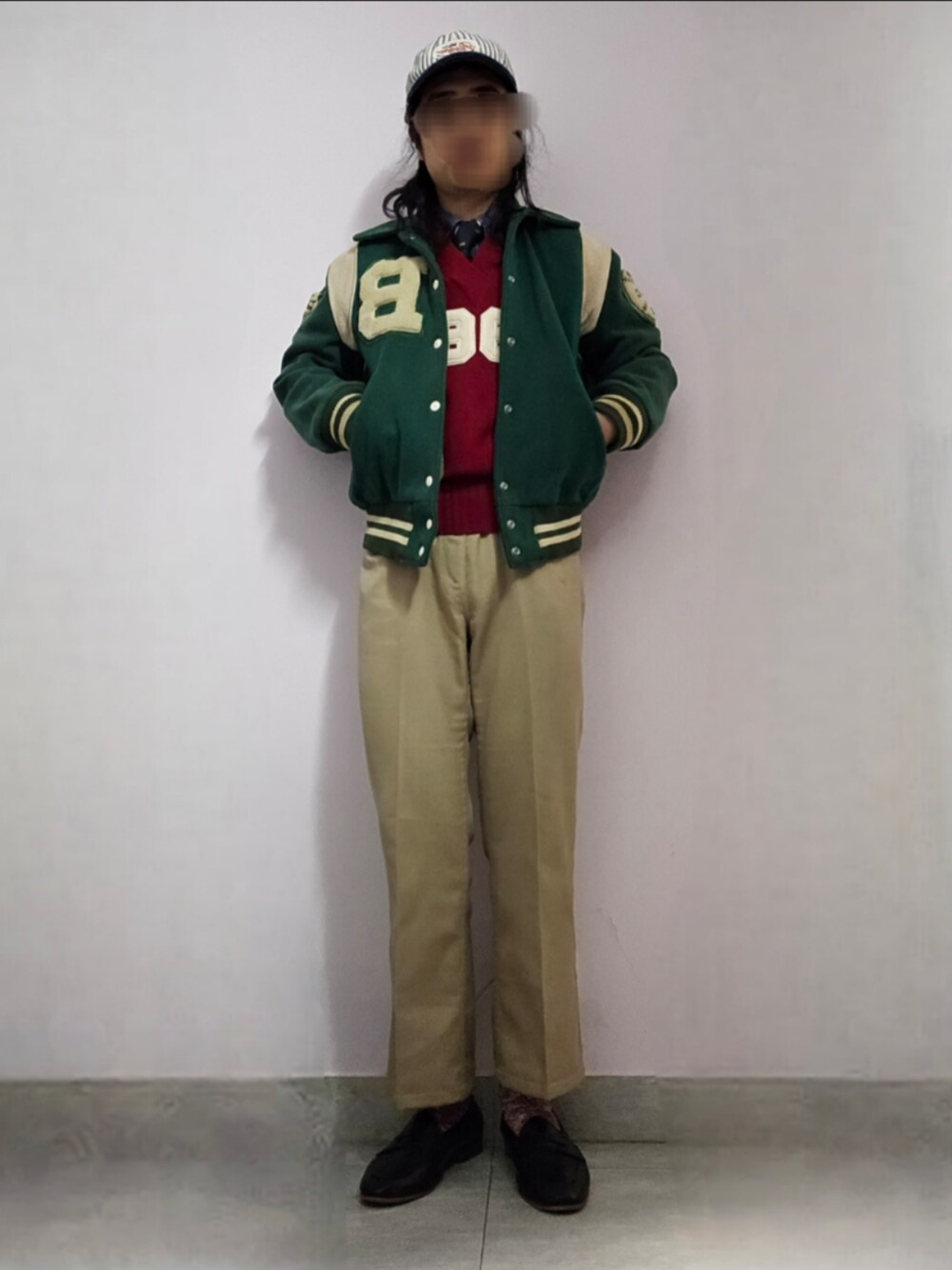 「冬コーデ、letterman、ＩＶＹ、ジャケット、セーター、パンツ、ローファー、Levi's、vintage、古着MIX」｜「VINTAGEのVintage Levi's Sta-Prest Pants Men's 33x34 Tan Non-Iron Black Tab（チノパンツ、ベージュ系）」を使った、setaroさん（メンズ・172cm）の冬コーディネートの1枚目の写真