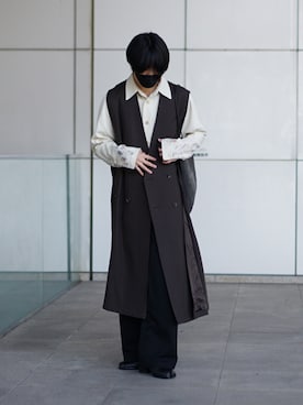 「Kagari Yusuke（カガリユウスケ）のアイテム（バッグ）」を使った、プレハブ式簡易多々良製鉄所さん（メンズ・175cm）の春コーディネート