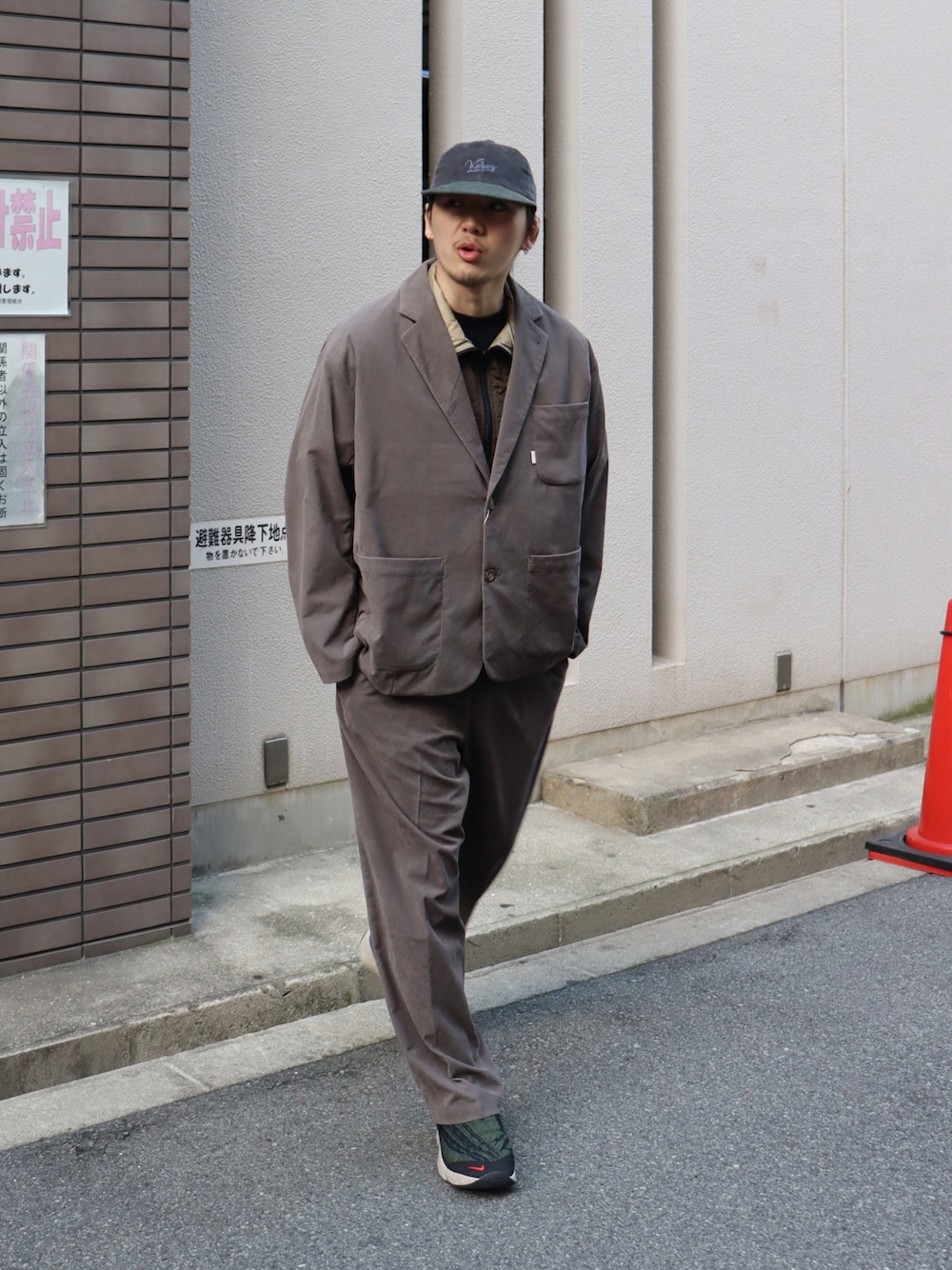 Keboz コーデュロイトラックジャケット　パンツ　セットアップ Keboz セットアップ コーデュロイ Keboz コーデュロイトラック