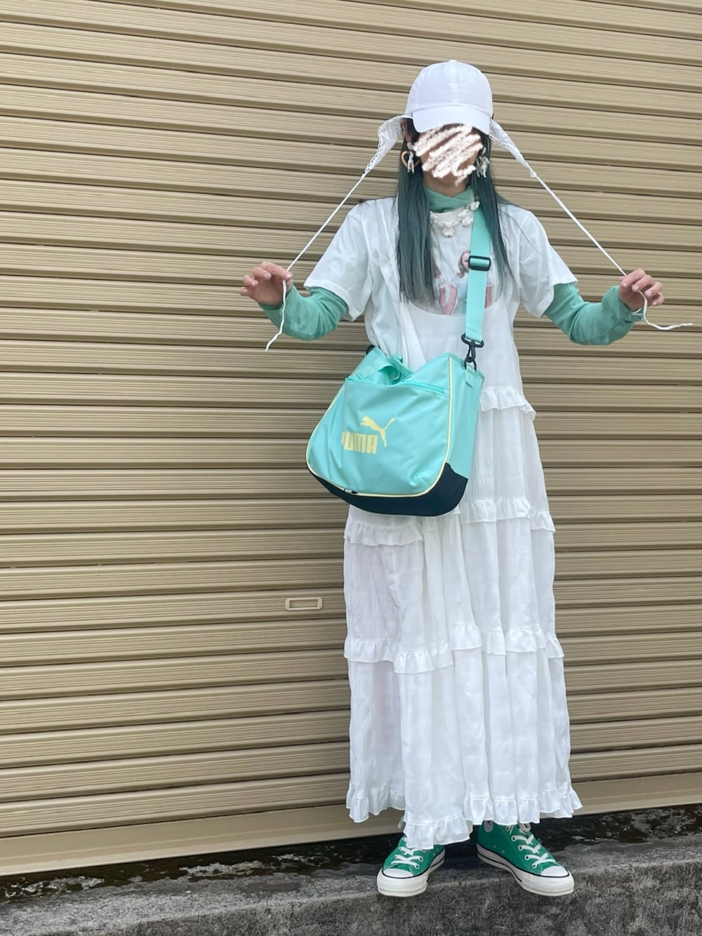 「アラフィフ、白ワンピース」｜「AmeriのAMERI×LEE LONG STRAP CAP（キャップ、ホワイト系）」を使った、OBASanNOʕ•ᴥ•ʔさん（レディース・161cm）の春コーディネートの1枚目の写真