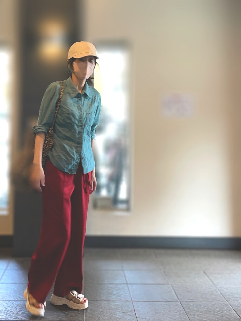 「アラフィフ、ダル着」｜「newhattanの【newhattan】ニューハッタン キャップ STONE WASHED TWILL CAP（キャップ、ベージュ系）」を使った、OBASanNOʕ•ᴥ•ʔさん（レディース・161cm）の春コーディネートの1枚目の写真