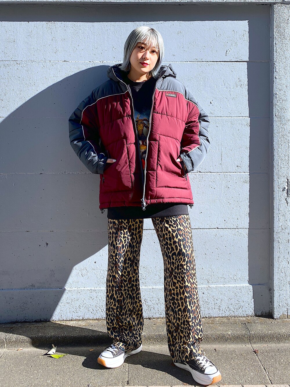 「クリスマスに着たい服、冬コーデ、x-girl、エックスガール、イージーパンツ、アニマル柄、レオハード柄、秋冬コーデ、おしゃれさんと繋がりたい」｜「X-girlのBICOLOR PUFFER JACKET（その他アウター、レッド系）」を使った、MIKUさん（レディース・158cm）の冬コーディネートの1枚目の写真