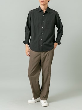 「URBAN RESEARCH ROSSO（アーバンリサーチロッソ）の『WEB限定』『XLサイズあり』アーバンリラックスリネンシャツ（シャツ/ブラウス、ブラック系）」を使った、カワバタさん（メンズ・185cm）の春コーディネート