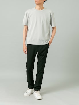 「URBAN RESEARCH ROSSO（アーバンリサーチロッソ）の『接触冷感/吸水速乾/UVカット』ハイクオリティドレスTシャツ（Tシャツ/カットソー、グレー系）」を使った、カワバタさん（メンズ・185cm）の春コーディネート