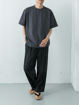「URBAN RESEARCH（アーバンリサーチ）のLINEN WIDE EASY PANTS（その他パンツ、ブラック系）」を使った、カワバタさん（メンズ・185cm）の春コーディネート