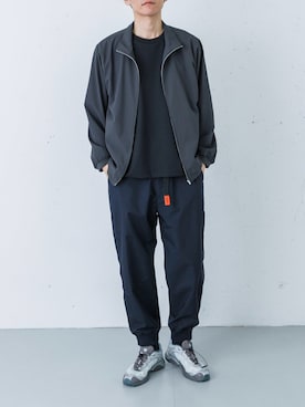 「URBAN RESEARCH（アーバンリサーチ）の『26-30サイズ』SALOMON　EXCLUSIVE XT-WHISPER（スニーカー、シルバー系）」を使った、カワバタさん（メンズ・185cm）の春コーディネート