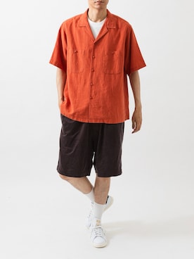 「URBAN RESEARCH（アーバンリサーチ）のSANDWASH LINEN OPEN SHIRTS（シャツ/ブラウス、オレンジ系）」を使った、カワバタさん（メンズ・185cm）の夏コーディネート