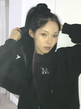 「MUCENT（ムセント）のアイテム（パーカー、ブラック系）」を使った、MUCENTさん（レディース・163cm）の冬コーディネート