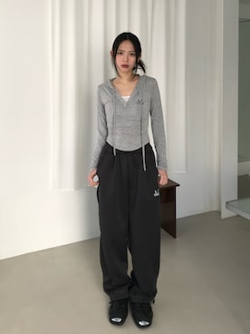「MUCENT（ムセント）のアイテム（スウェットパンツ、ブラック系）」を使った、MUCENTさん（レディース・163cm）の冬コーディネート