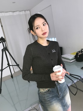 「MUCENT（ムセント）のアイテム（カーディガン/ボレロ、ブラック系）」を使った、MUCENTさん（レディース・163cm）の冬コーディネート