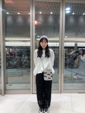 「SMELLY（スメリー）のアイテム（ニットキャップ/ビーニー）」を使った、aika0713さん（レディース・162cm）の春コーディネート