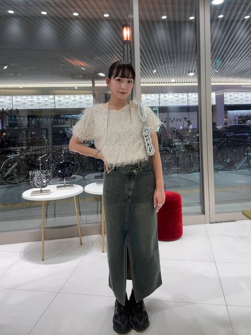 ボールチェーン付き編み込みバッグ