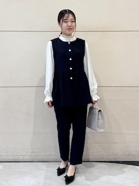 「couture brooch（クチュールブローチ）の【ハレの日・通勤】TRダブルクロスジレ（ベスト、ブルー系）」を使った、ふみさん（レディース）の冬コーディネート