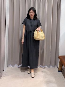 「ITEMS URBANRESEARCH（アイテムズ アーバンリサーチ）のSMOOTH LINEN TOUCH ワンピース（ワンピース、グレー系）」を使った、yuuさん（レディース・164cm）の春コーディネート