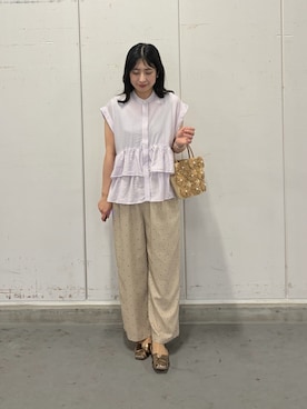 「ITEMS URBANRESEARCH（アイテムズ アーバンリサーチ）のフリル切り替えブラウス（シャツ/ブラウス、パープル系）」を使った、yuuさん（レディース・164cm）の夏コーディネート