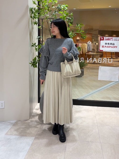 s*o様 SANDRO ANDY フリル付きセーター アイボリー SANDRO ANDY フリル付きセーター アイボリー