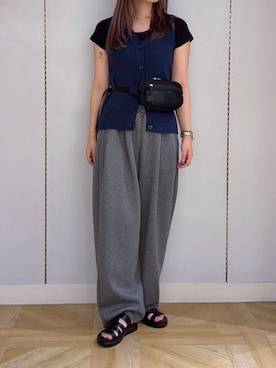 「LOWRYS FARM（ローリーズファーム）のカットイージーコクーンパンツ　292362（Sweatpants、グレー系）」を使った、oharu14さん（レディース）の夏コーディネート
