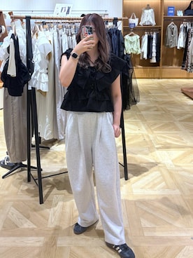 「LOWRYS FARM（ローリーズファーム）のカットイージーカーブパンツ 292362（Sweatpants、グレー系）」を使った、oharu14さん（レディース）の夏コーディネート