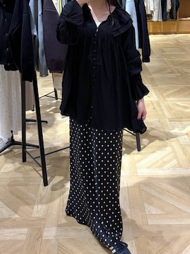 「LOWRYS FARM（ローリーズファーム）のストレッチサテンスカート　 290120（スカート、ブラック系）」を使った、oharu14さん（レディース）の春コーディネート