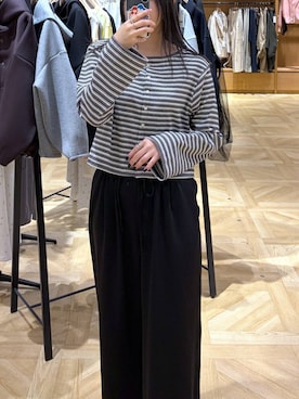 「LOWRYS FARM（ローリーズファーム）のストレッチサテンイージーパンツ  639649（その他パンツ、ブラック系）」を使った、oharu14さん（レディース）の春コーディネート