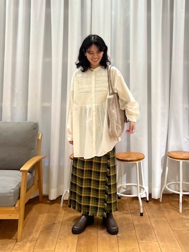 「RODE SKO（ロデスコ）のタッセル付フラッフィトートバッグ（トートバッグ）」を使った、むーさん（レディース・156cm）の秋コーディネート