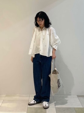 「URBAN RESEARCH DOORS（アーバンリサーチドアーズ）のラメ刺繍ブラウス（シャツ/ブラウス）」を使った、むーさん（レディース・156cm）の夏コーディネート