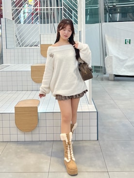 「one after another NICE CLAUP(ワンアフターアナザーナイスクラップ)のブローチ付きモールミニワンピース(ニット/セーター、ホワイト系)」を使った、nicericoさん(レディース・154cm)の冬コーディネート