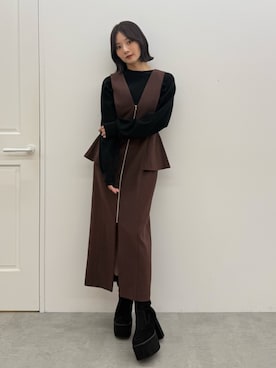 「MURUA（ムルーア）のアイテム（ジャンパースカート）」を使った、MIZUKIさん（レディース・156cm）の秋コーディネート
