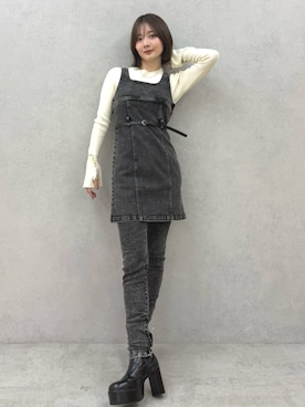 「MURUA（ムルーア）のアイテム（デニムパンツ）」を使った、MIZUKIさん（レディース・156cm）の秋コーディネート