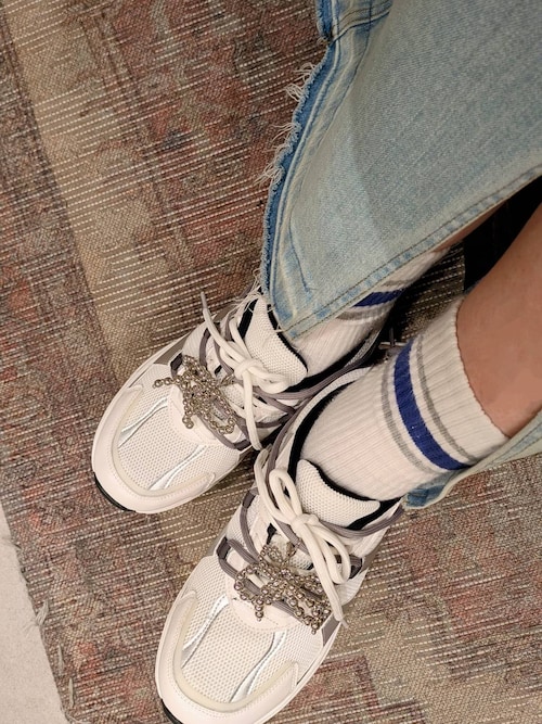 靴ひもに付けるトレンドアイテム]リボンスニーカーチャーム