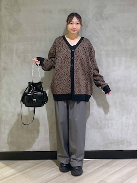 「PBLIM（ページボーイリム）のアイテム（スラックス）」を使った、まなさん（レディース・162cm）の秋コーディネート