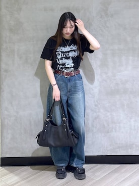「PBLIM（ページボーイリム）の《UNISEX》スプレーロゴT（Tシャツ/カットソー、ブラック系）」を使った、まなさん（レディース）の夏コーディネート