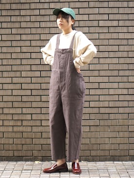 「キャップ女子」｜「アイテム（サロペット/オーバーオール）」を使った、BROOKLYNOVERALLさん（レディース・169cm）の冬コーディネート