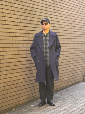 「アイテム（チェスターコート、ブルー系）」を使った、BROOKLYNOVERALLさん（メンズ・172cm）の冬コーディネート